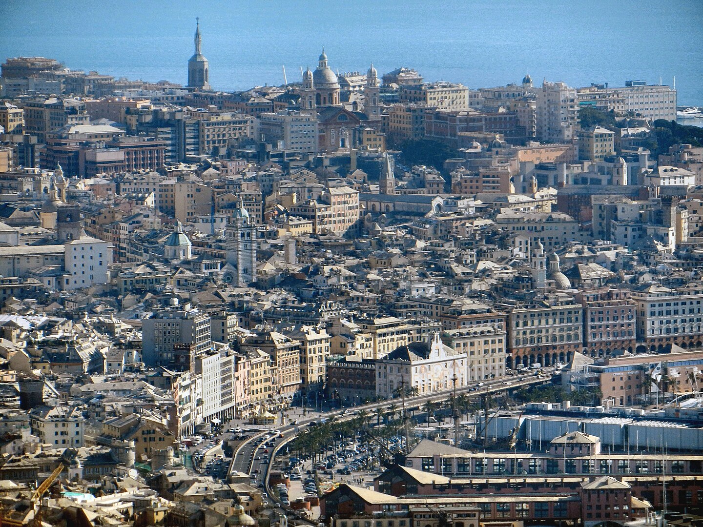 Alla Scoperta del Centro Storico di Genova: Tra Vicoli, Palazzi e Tradizione