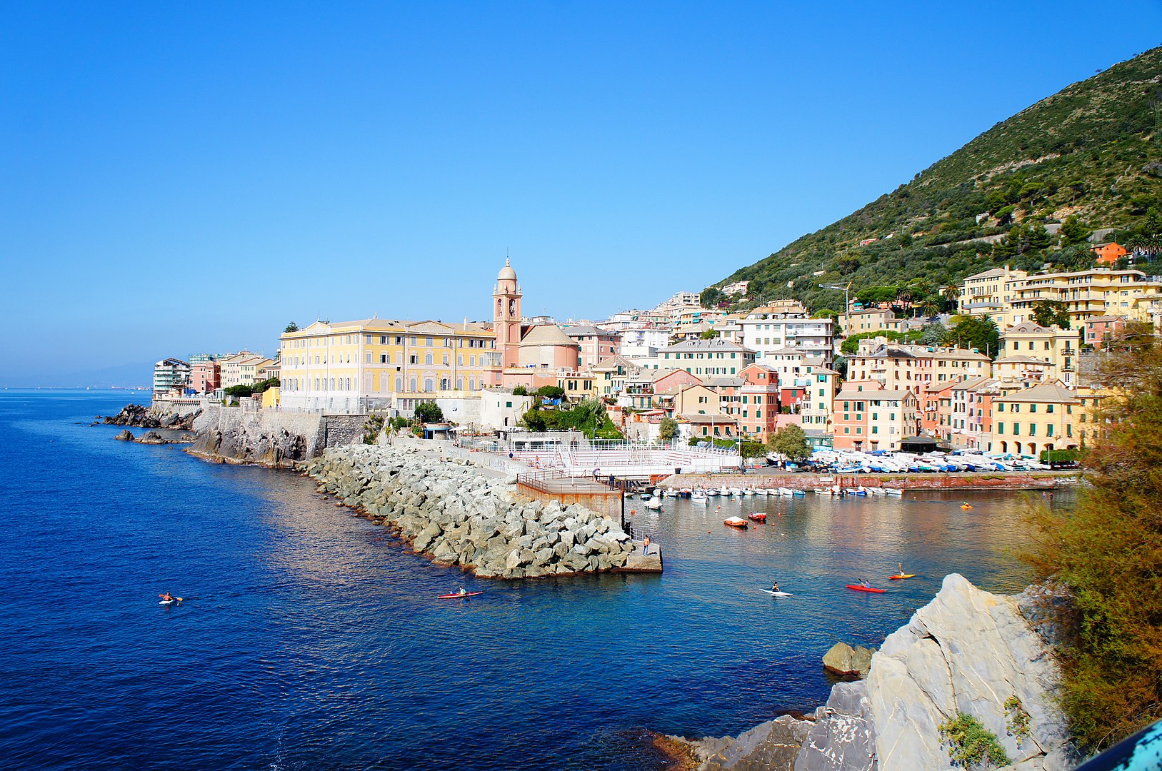 Nervi: l’Elegante Quartiere Residenziale di Genova tra Parchi, Mare e Cultura