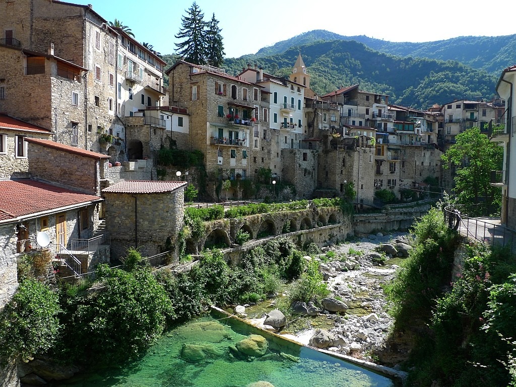 Rocchetta Nervina: Un borgo da fiaba in Liguria