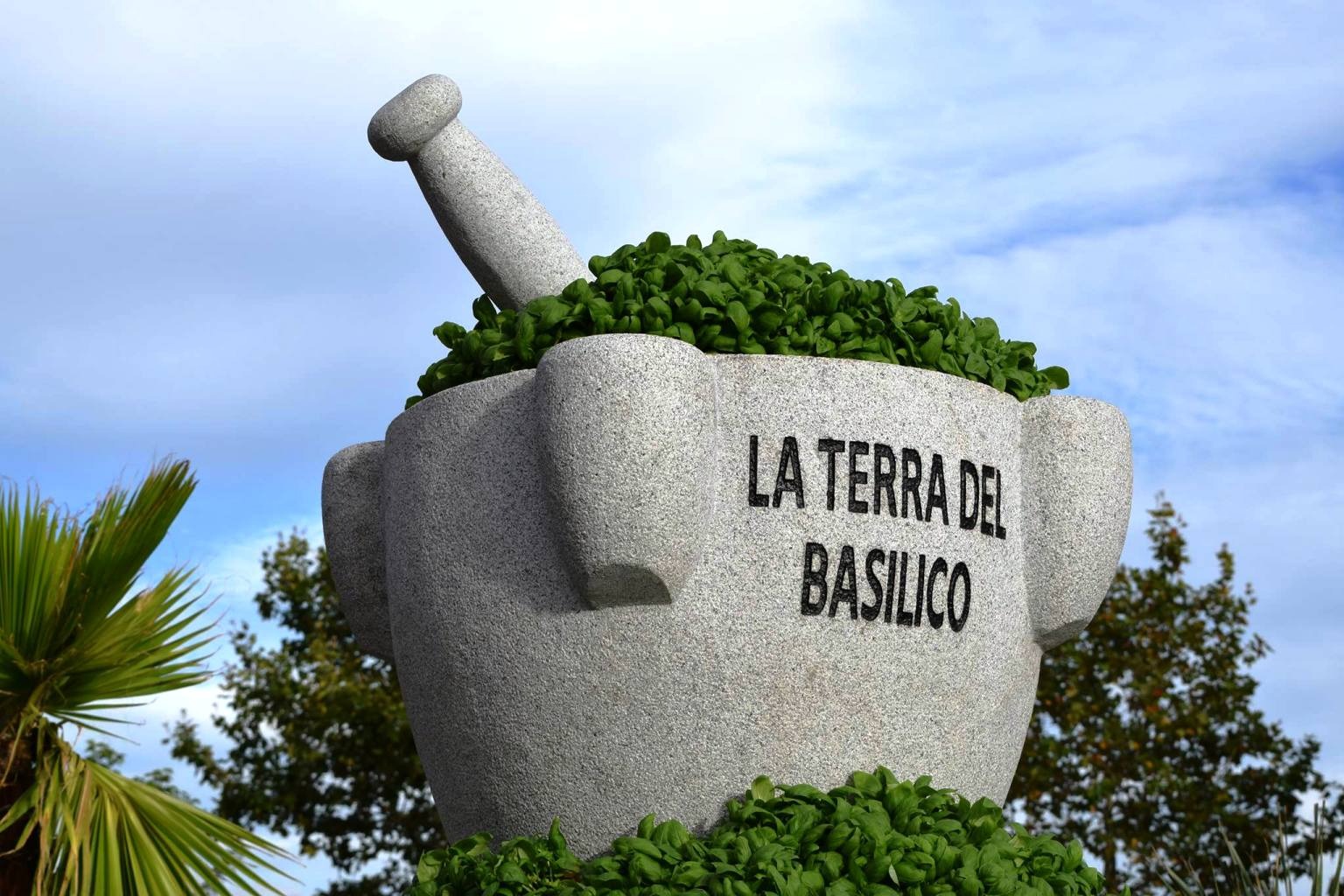 Prà: Alla Scoperta della “Città del Basilico” tra Storia, Aromi e Tradizione
