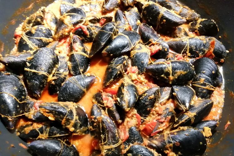 Muscoli Ripieni alla Ligure: Delizie di Mare Farcite con Tradizione