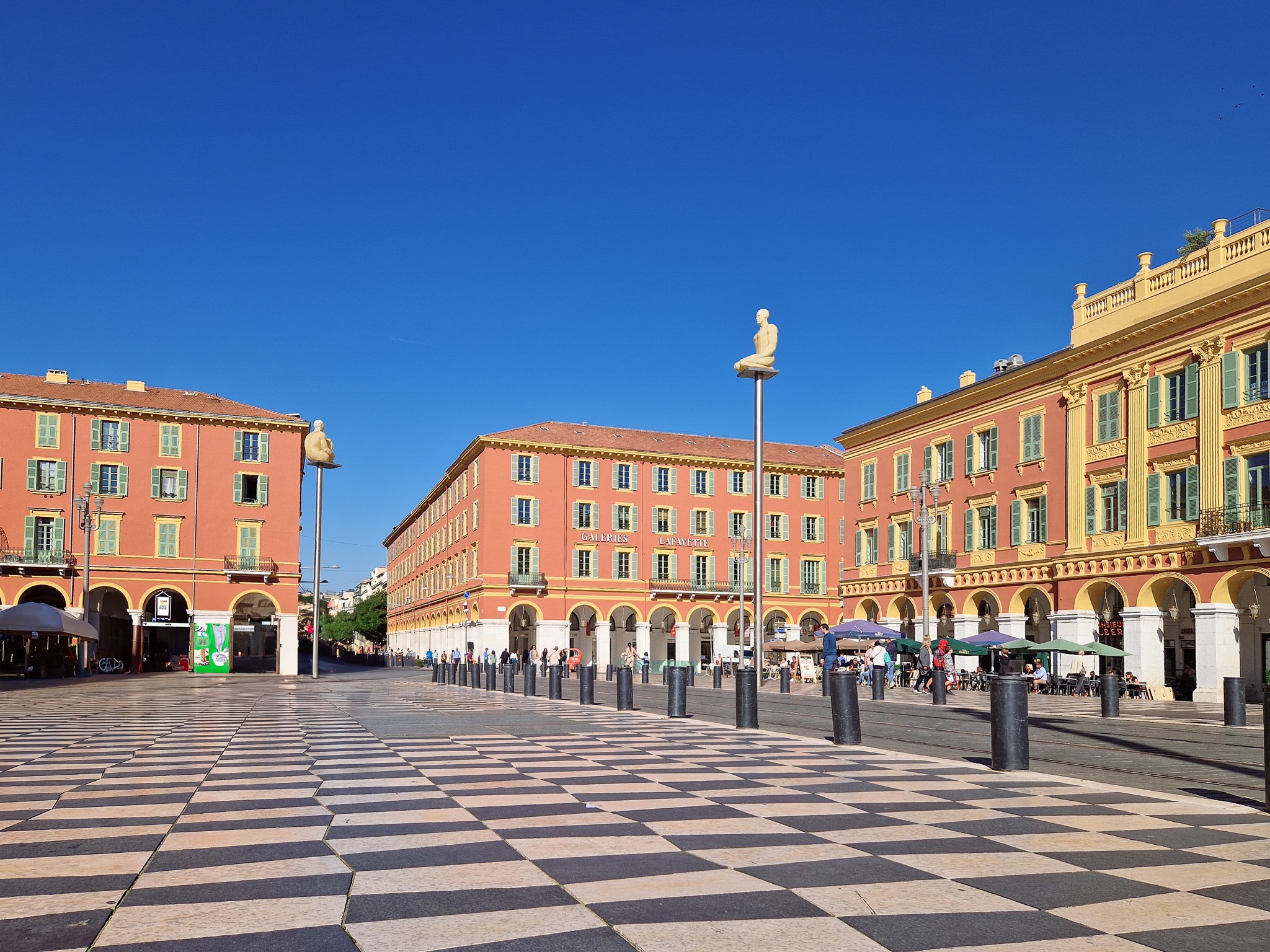 Nizza: un gioiello al confine con la Liguria, tra storia, mare e sapori