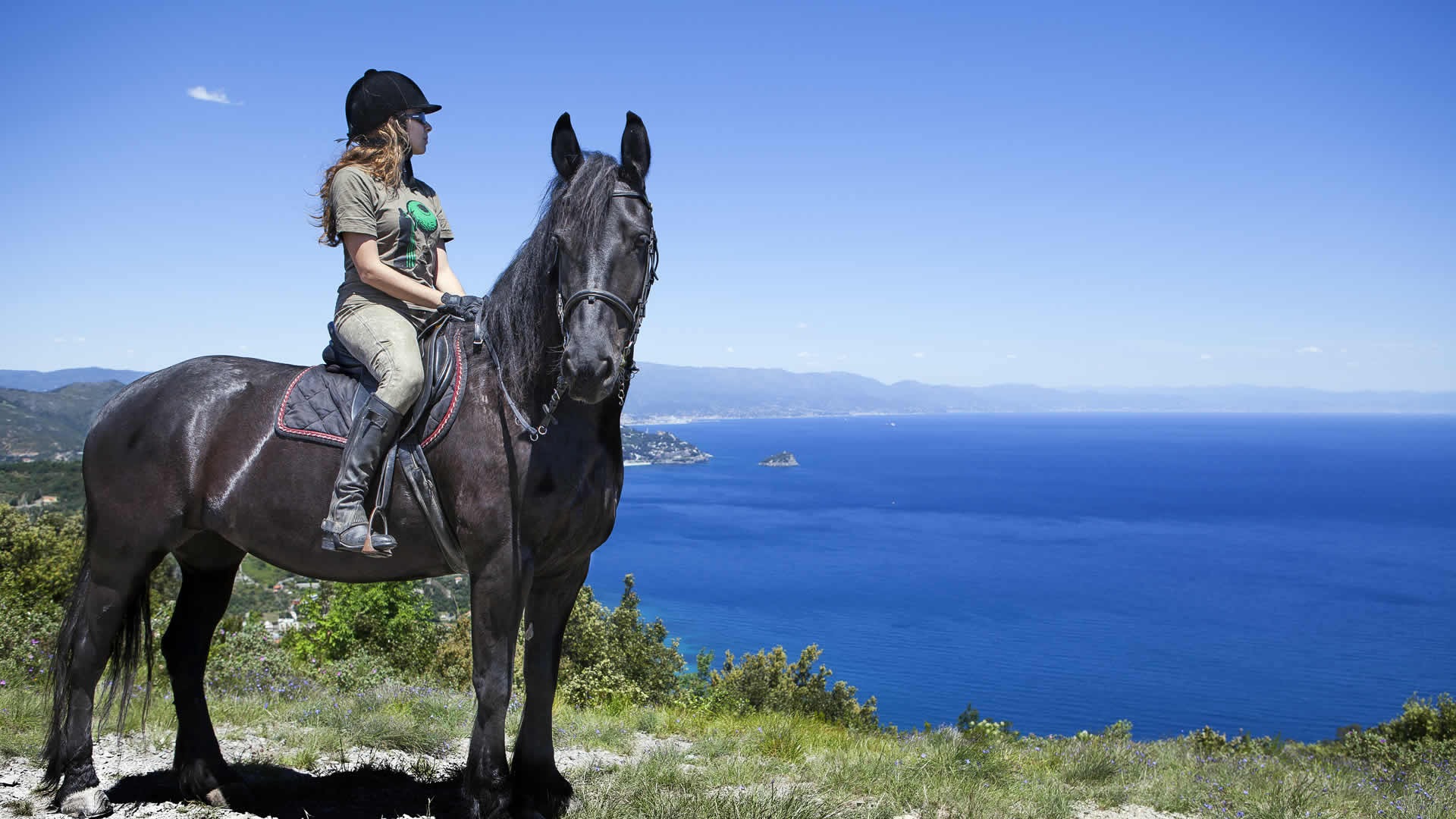 In Sella alla Scoperta della Liguria: Itinerari, Maneggi ed Emozioni a Cavallo