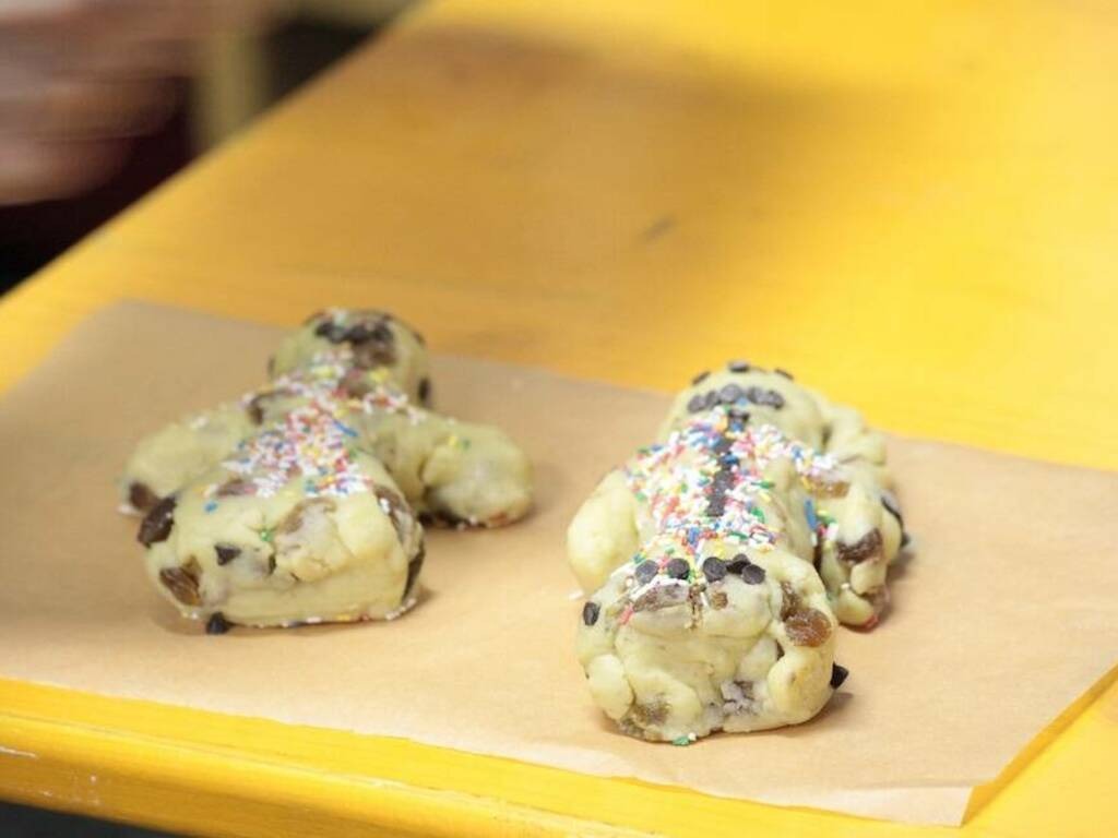 Dolci di Natale Liguri: Da Pandolce Genovese a Cubbi e Amaretti