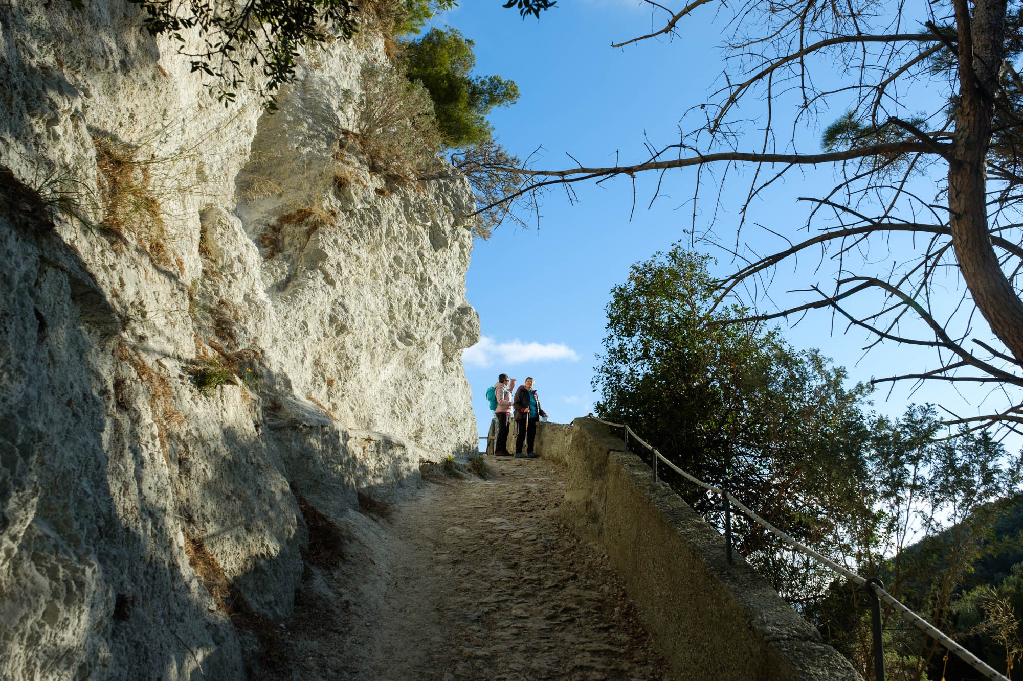 Turismo Lento in Liguria: Recuperare i Sentieri dell’Antica Repubblica di Genova
