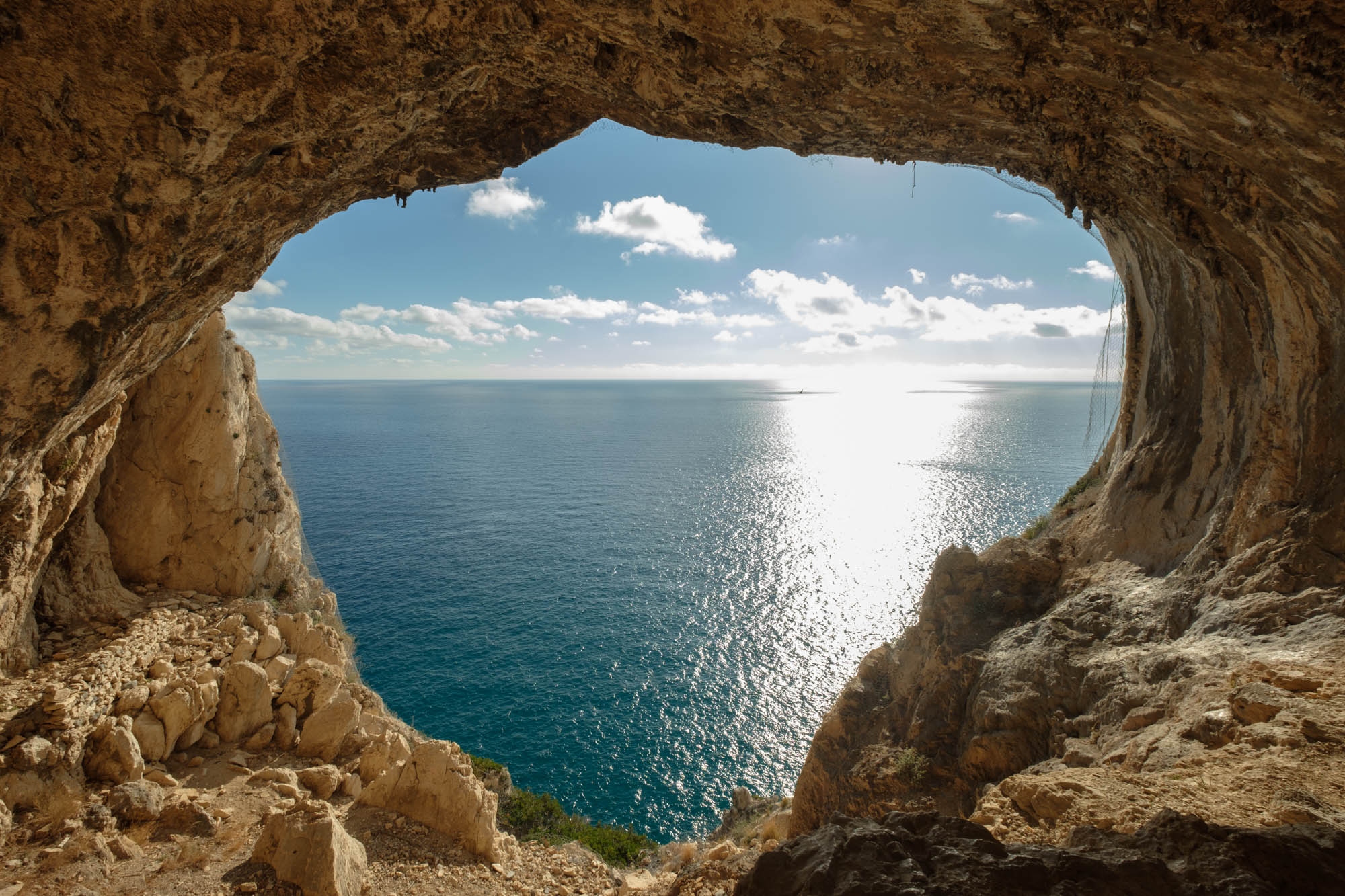 Trekking di Primavera: 3 Sentieri Segreti in Liguria (Lontano dalla Folla)