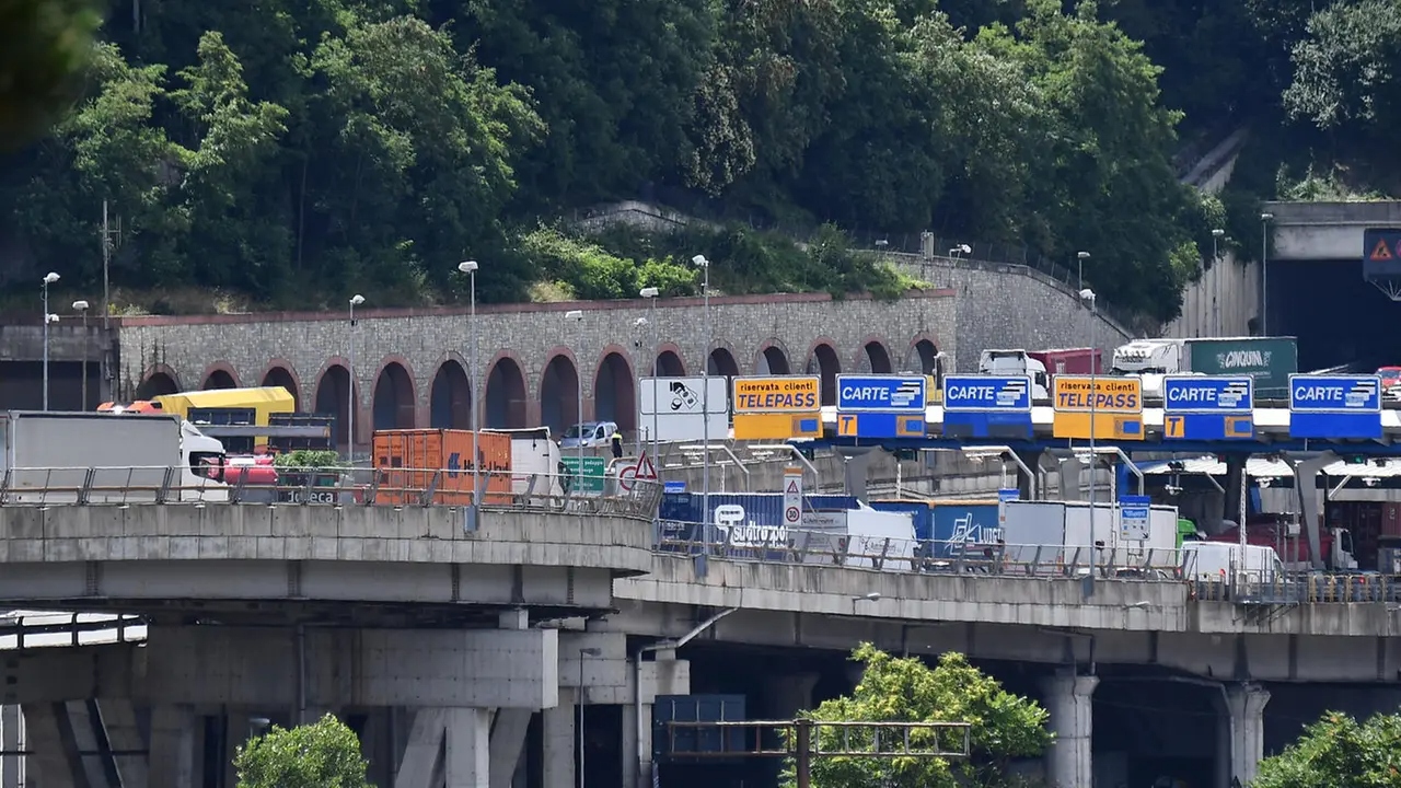 Come sopravvivere al Ponte del 2 Giugno in Riviera: orari, treni e segreti per evitare le code
